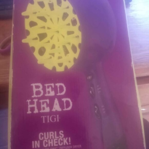 Bed head curls in check diffuser hair dryer - Picture 4 of 6